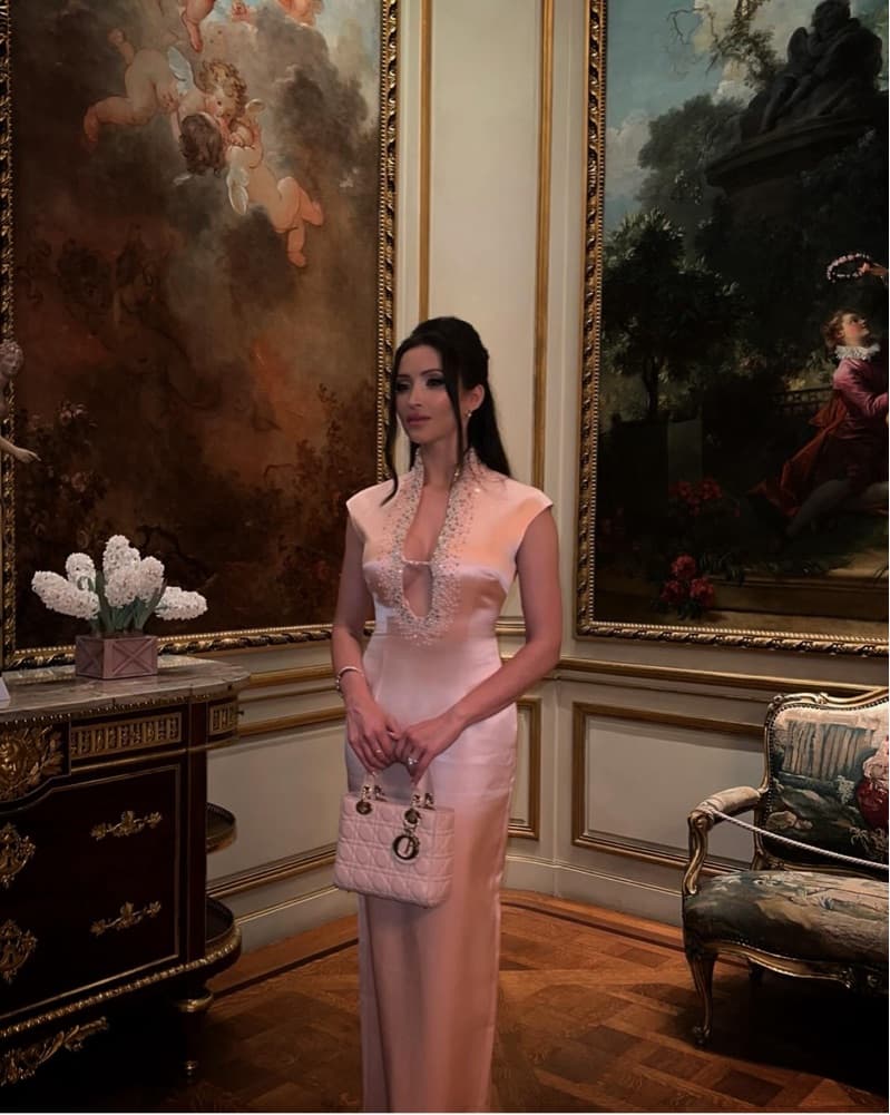 Sau Lee Li Gown - Image 4