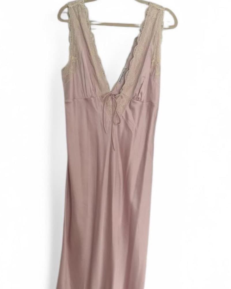 Light Pink Satin Dress With Lace - Image 3