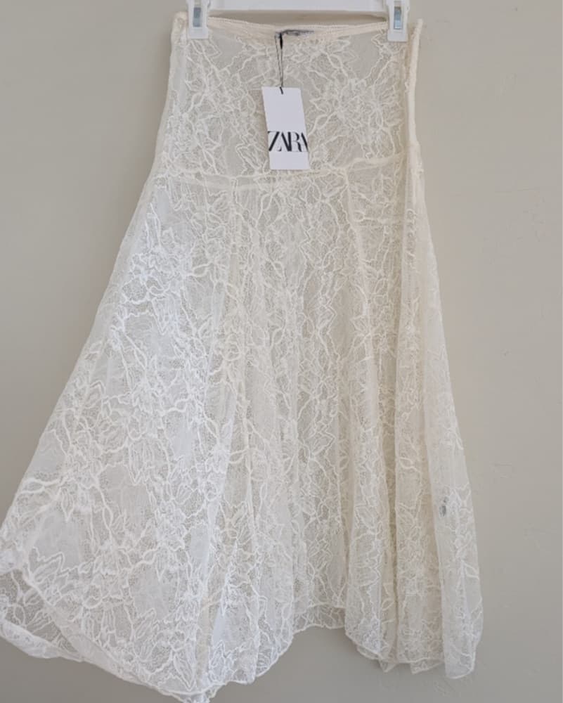 Zara Maxi White Lace Skirt - Image 2