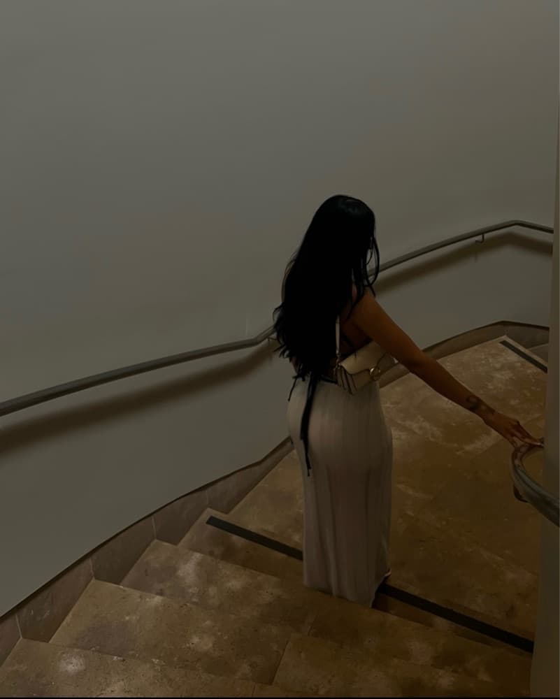 Elegant Flowing Maxi Dress - Image 2
