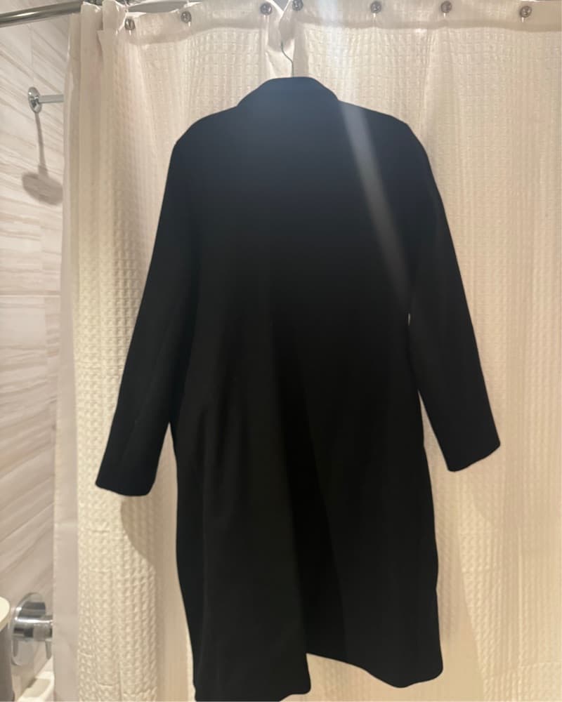 Sleek Black Wool Coat - Aritzia - Image 2
