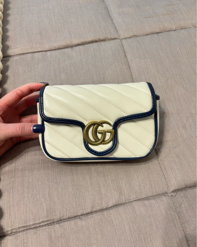 Mini Gucci Navy And Cream Bag - Image 3