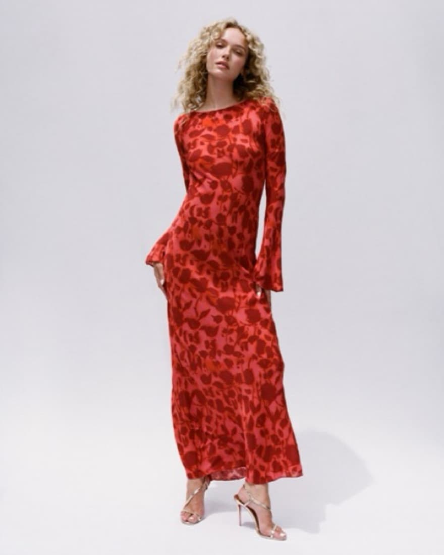 Red Realisation Par Gia  - Image 1