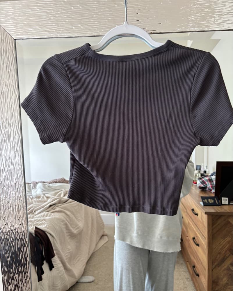 Sleek Ribbed Crop Top with White Overlay - Image 2