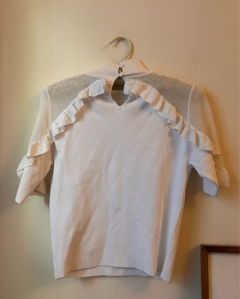 nwt alice + olivia chiara ruffle top - Image 6