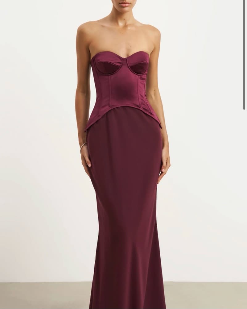SATIN CORSET GOWN WITH SWEETHEART NECKLI - Image 1