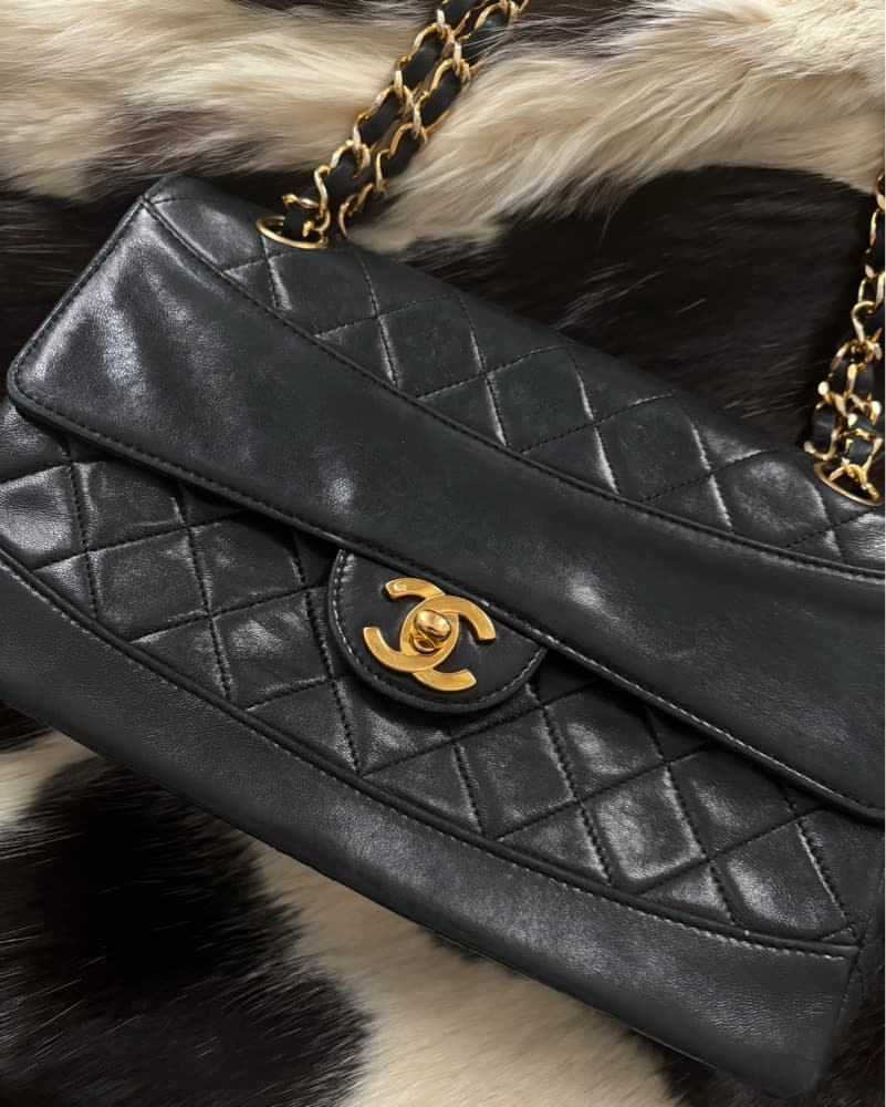 Vintage 1989-1991 Chanel Flap - Image 3