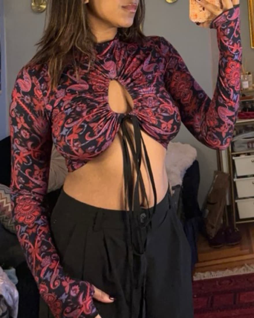 Mesmerizing Floral Cropped Top - Image 4