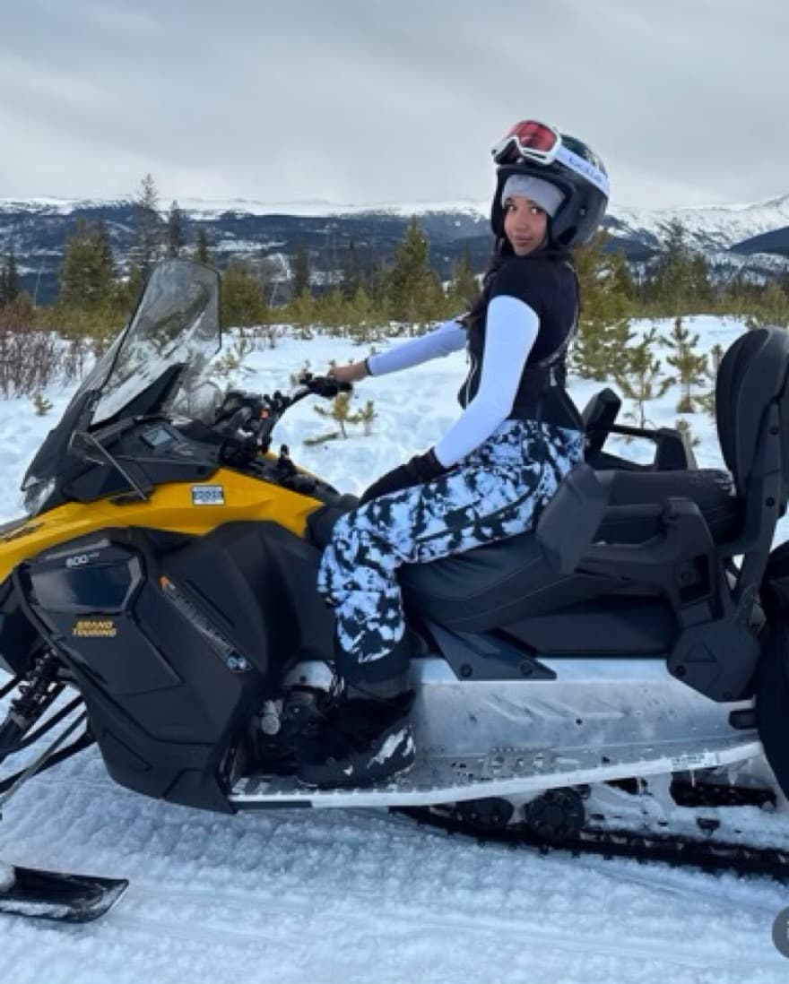 Strafe Outwear Winter Snowgear Ensemble - Image 2