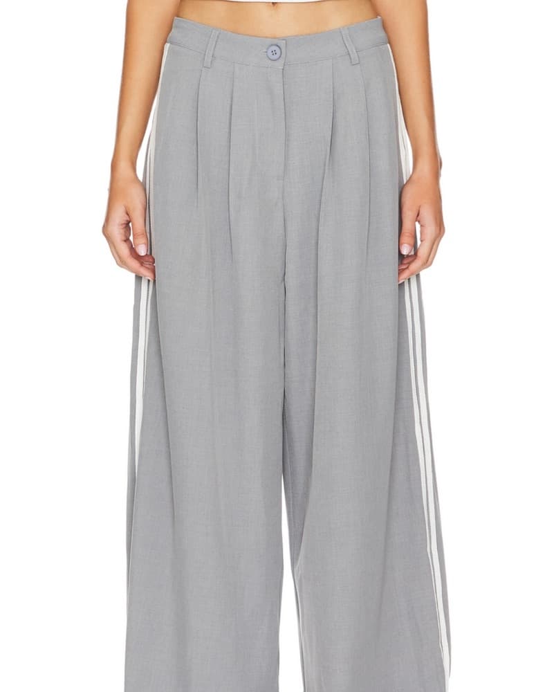 Sophisticated Gray Wide Leg Trousers - Image 1