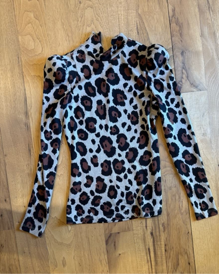 Smythe animal print Shirred Shoulder Top - Image 4