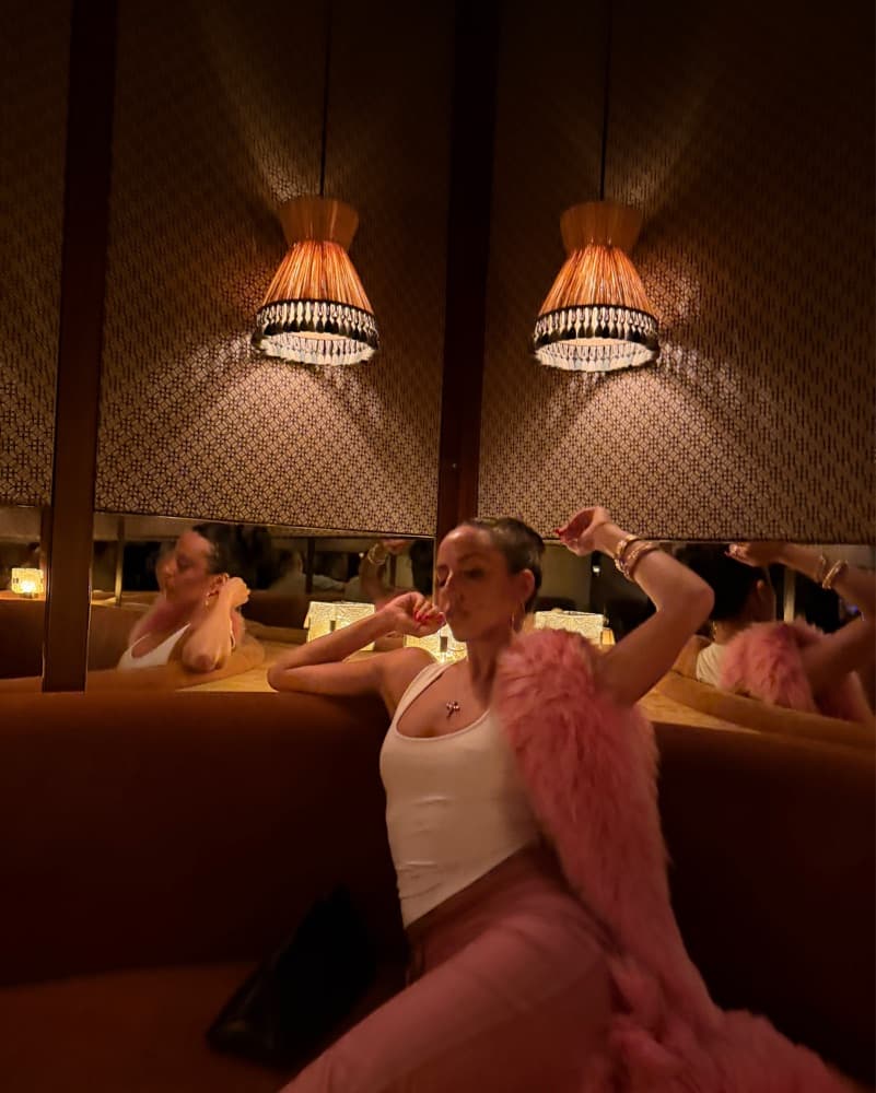 MAJOR HOT PINK FOX FUR STOLE - Image 1