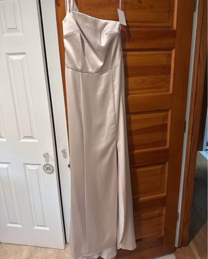 Elegant Wedding Guest/ Bridesmaid Gown - Image 2