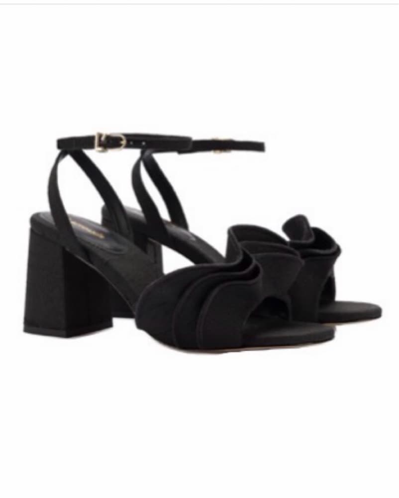 Larroudé Selena Ruffle Blk Raffia Sandal - Image 2