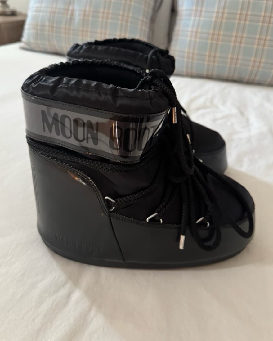 Black Moon Boots - Image 2