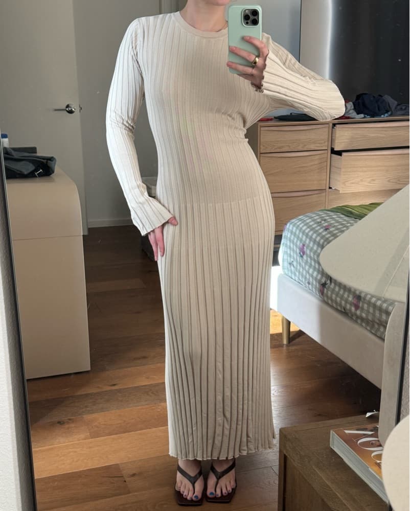Dissh Elegant Ribbed Knit Maxi Dress - Image 3