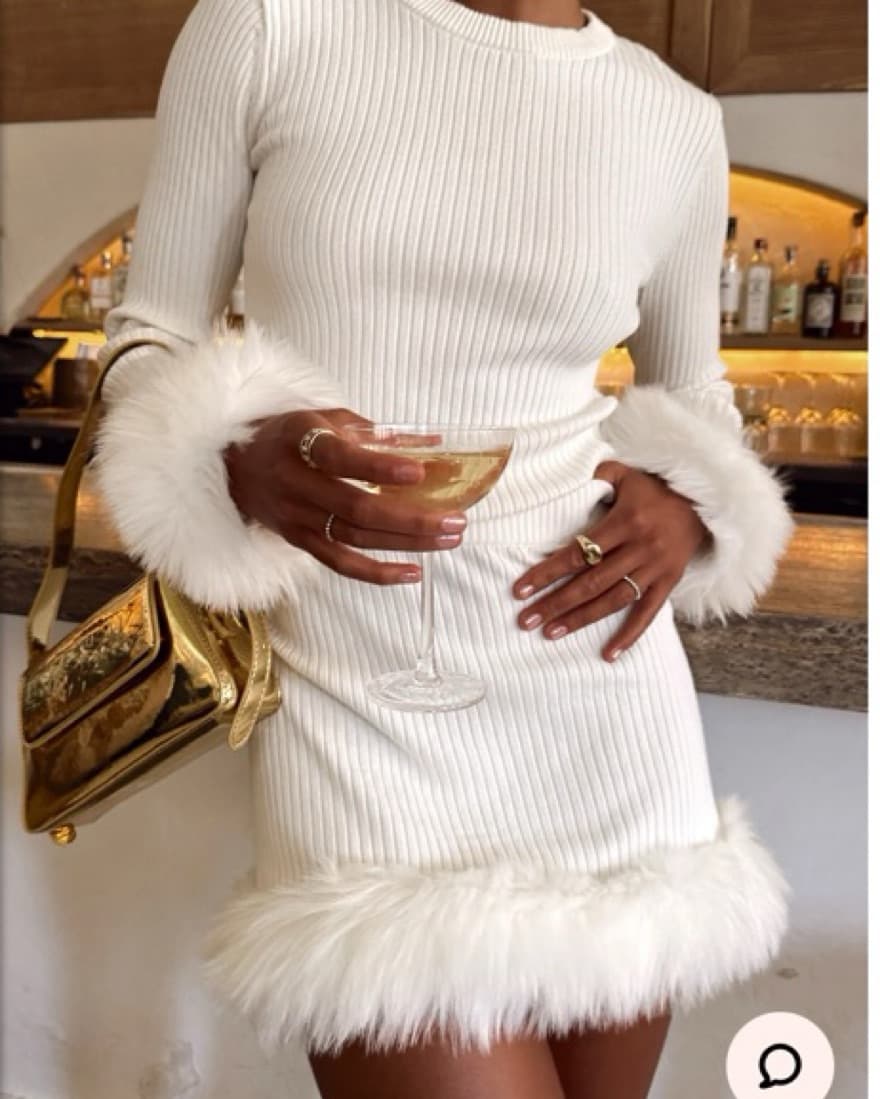 White Fur Set - Image 3