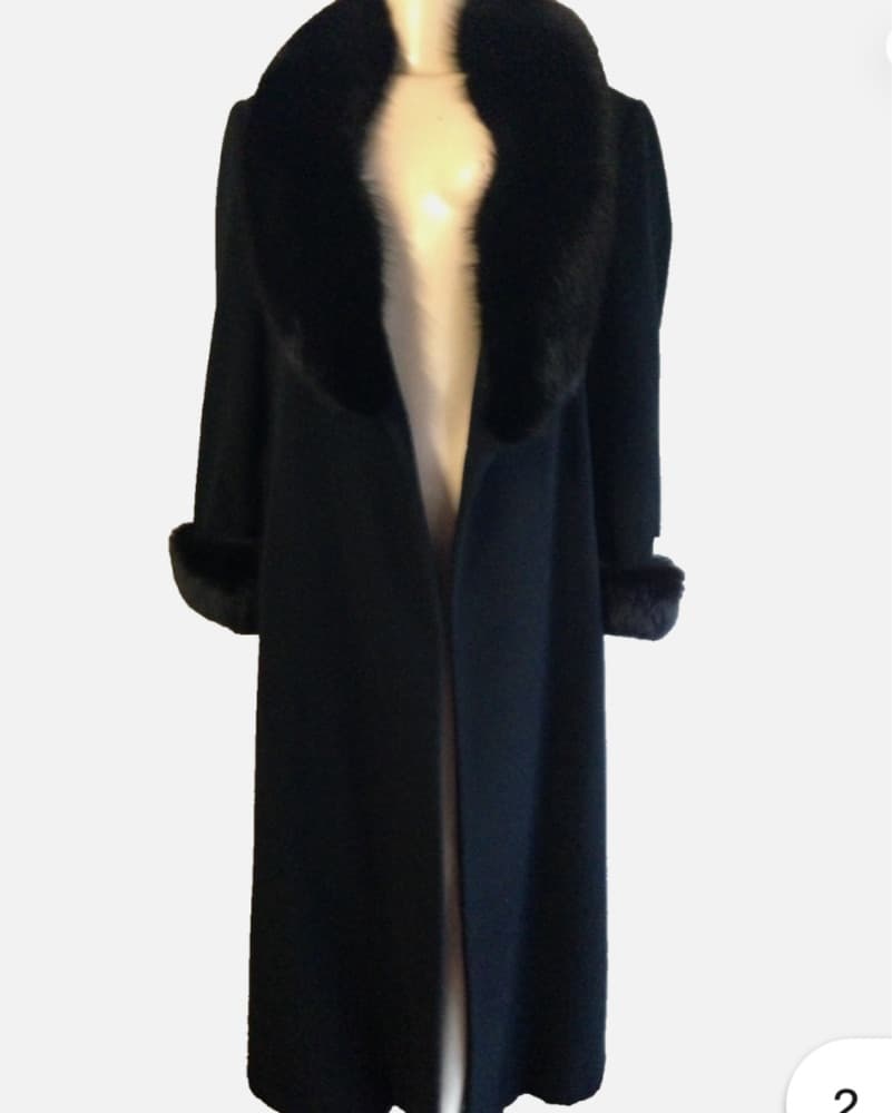 Marvin Richards Women's Black Fur Coat - Image 3