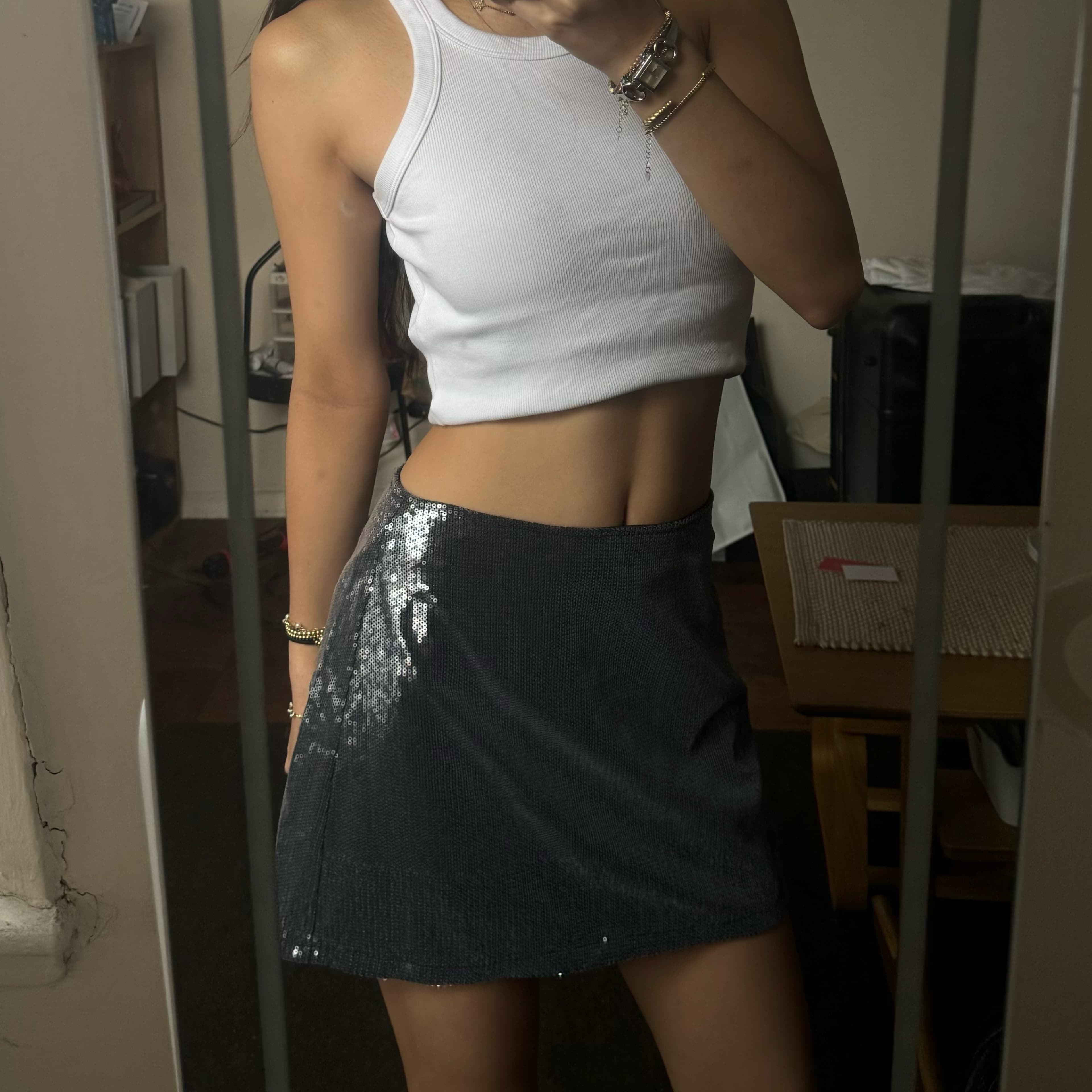 Sequin mini skirt - Image 3