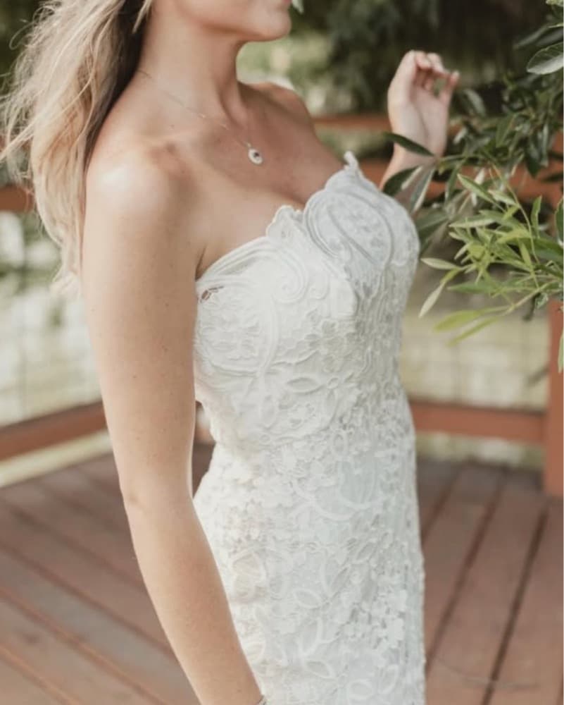 Elegant Lace Midi Dress - Image 2
