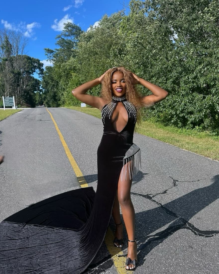 Black Gown - Image 4