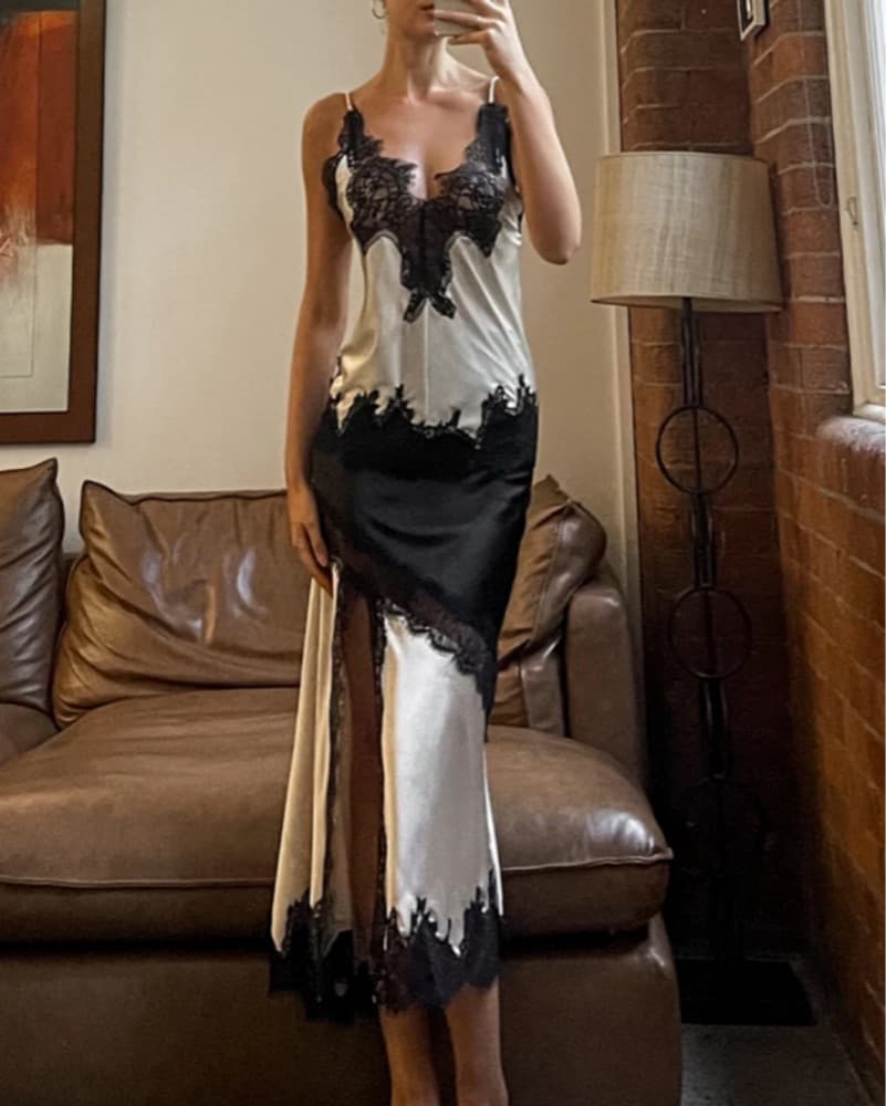 Luxurious Lace Skirt And Top Set - Image 4