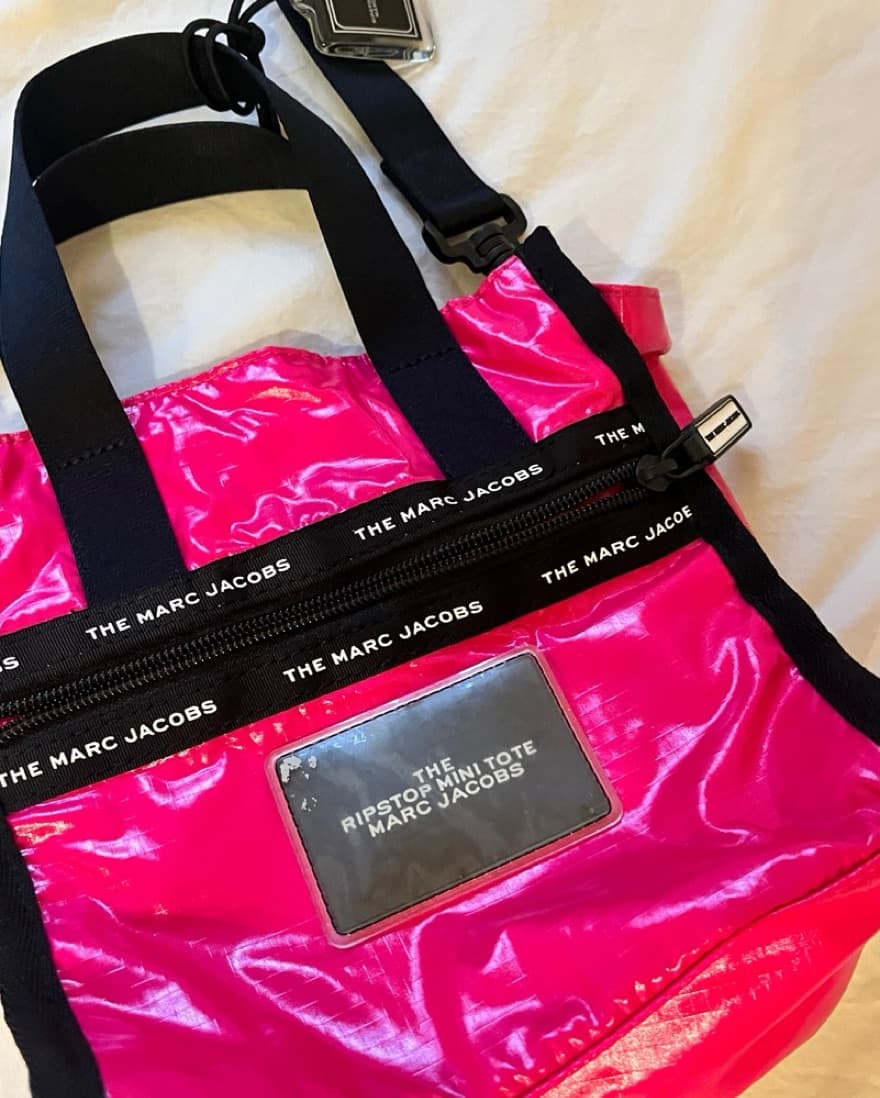 Hot pink mac jacobs bag - Image 1