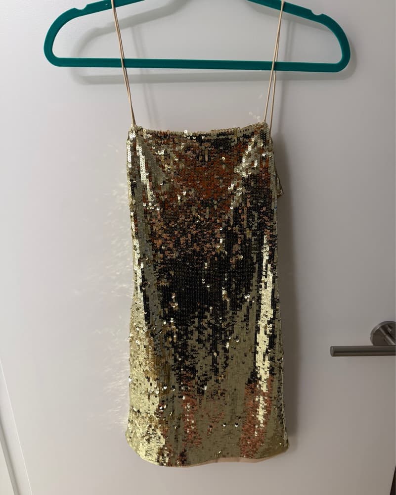 Shimmering Gold Sequin Dress - Image 2