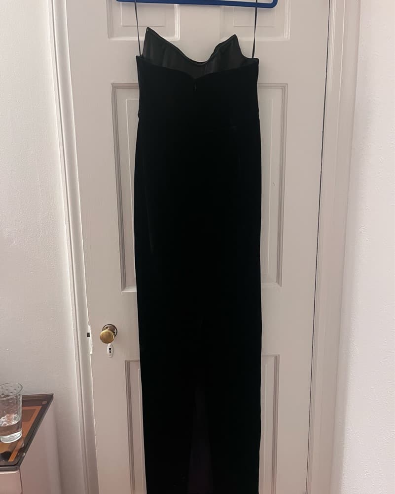 Black Velvet Gown With Bow Detail - Image 3