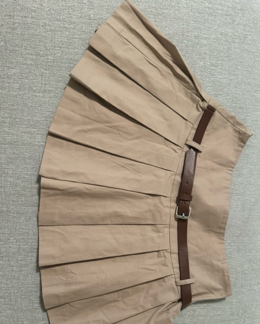 Pleated mini Skirt  - Image 2