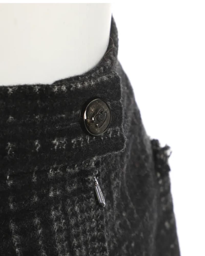 Chanel Wool Skirt - Image 2