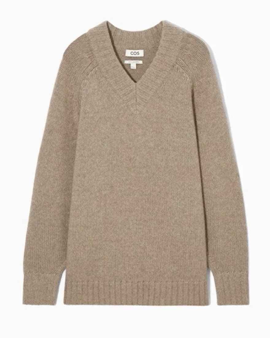 COS Chunky Pure Cashmere V-Neck Sweater - Image 2