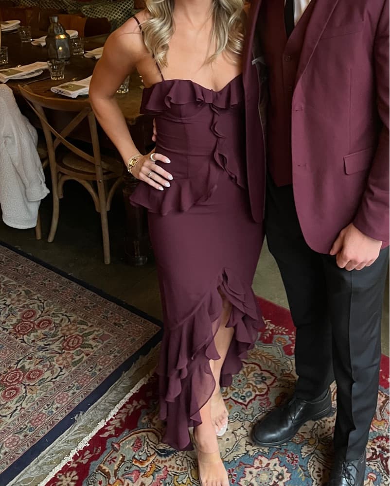 Burgundy Ruffle Chiffon High-Low Dress - Image 6