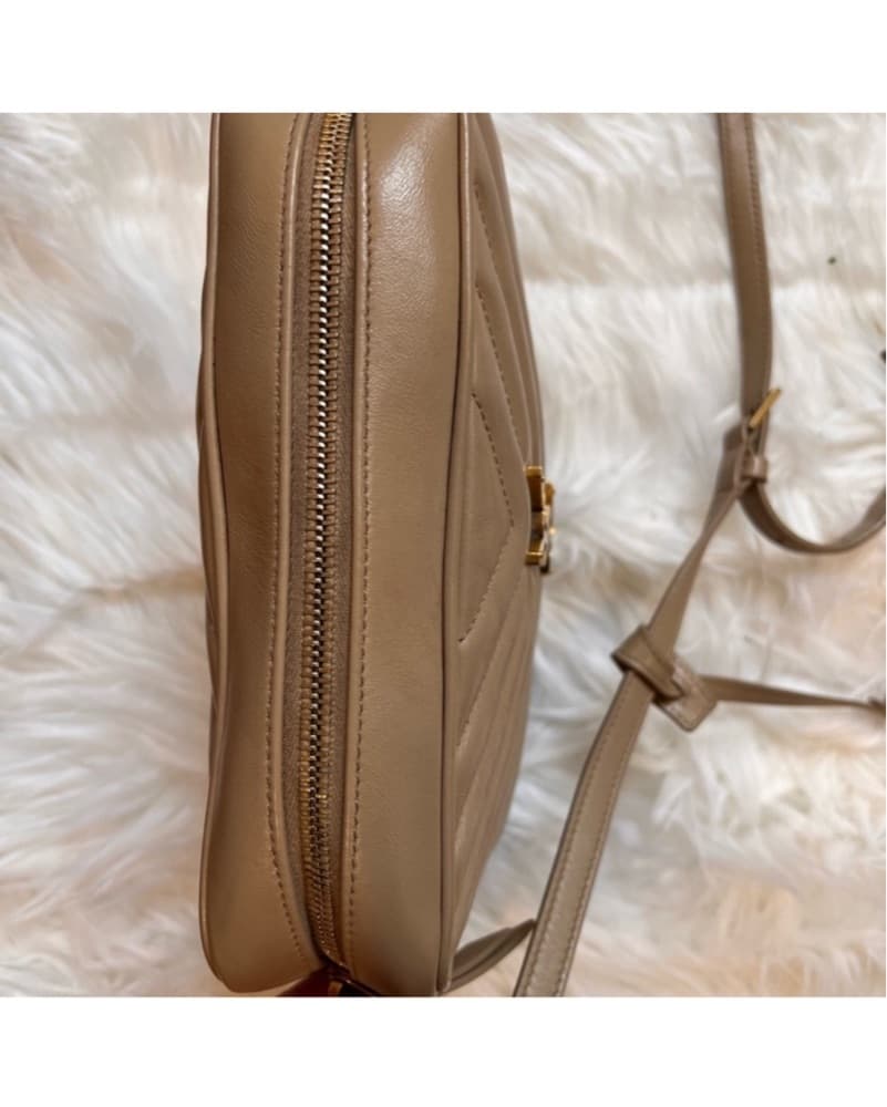 Elegant Quilted Crossbody Bag - Image 3