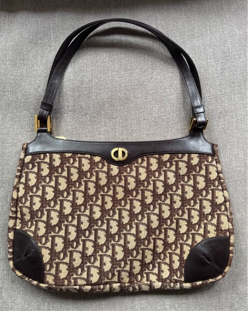 Elegant Christian Dior Monogram Handbag - Image 1