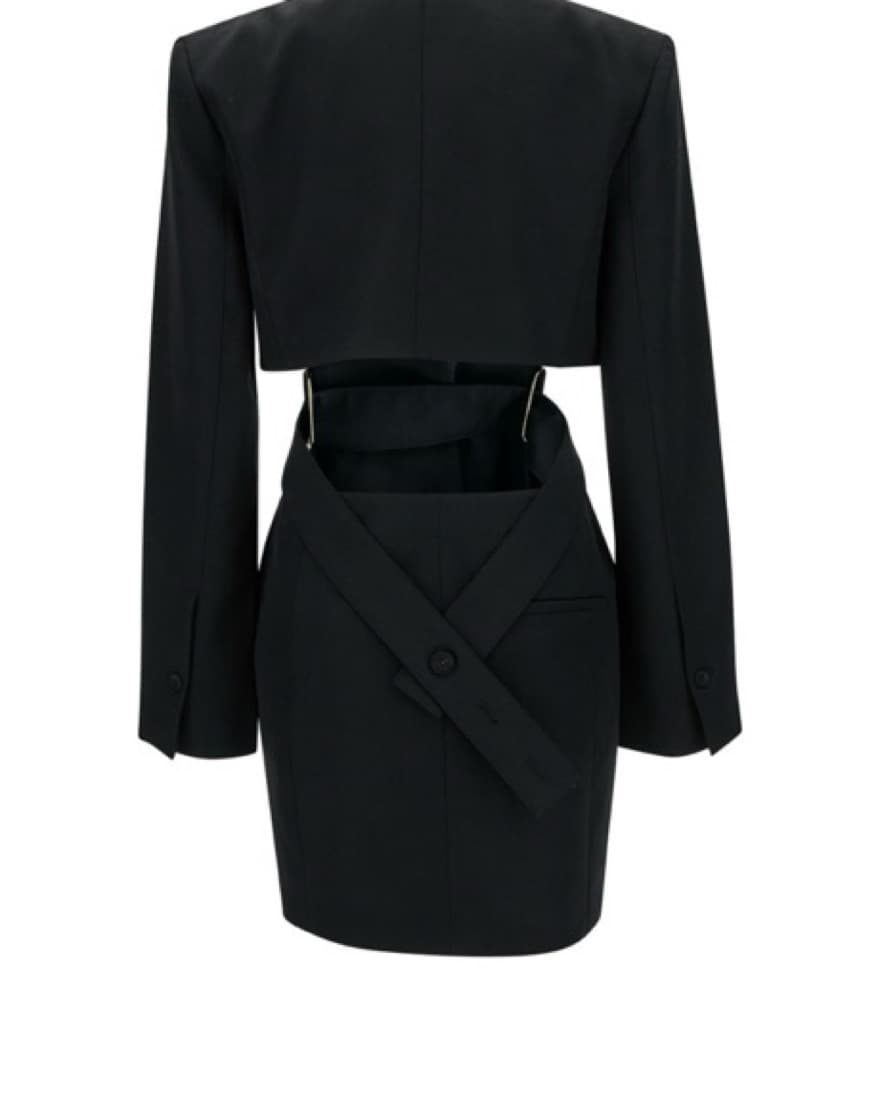 Sophisticated Black Jacquemus Dress - Image 2