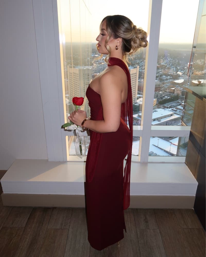 Elegant Burgundy Formal Gown - Image 3