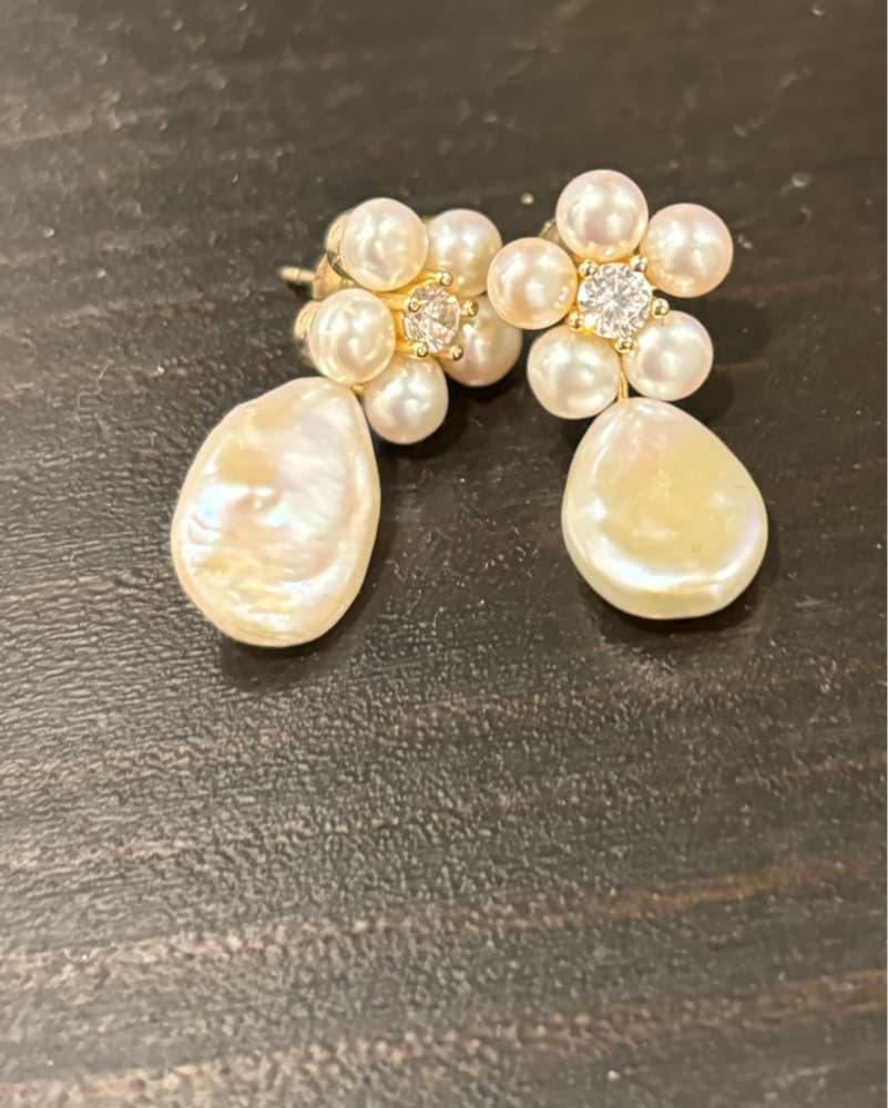Daisy Pearl Drop Earrings - Image 4