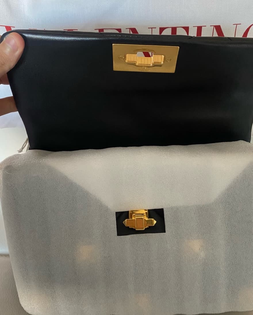 Valentino Roman Stud medium bag - Image 3