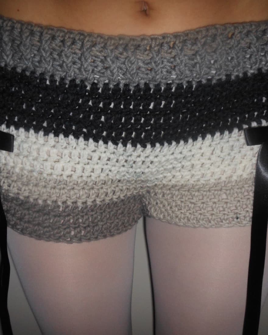 Crochet Bow Shorts - Image 2