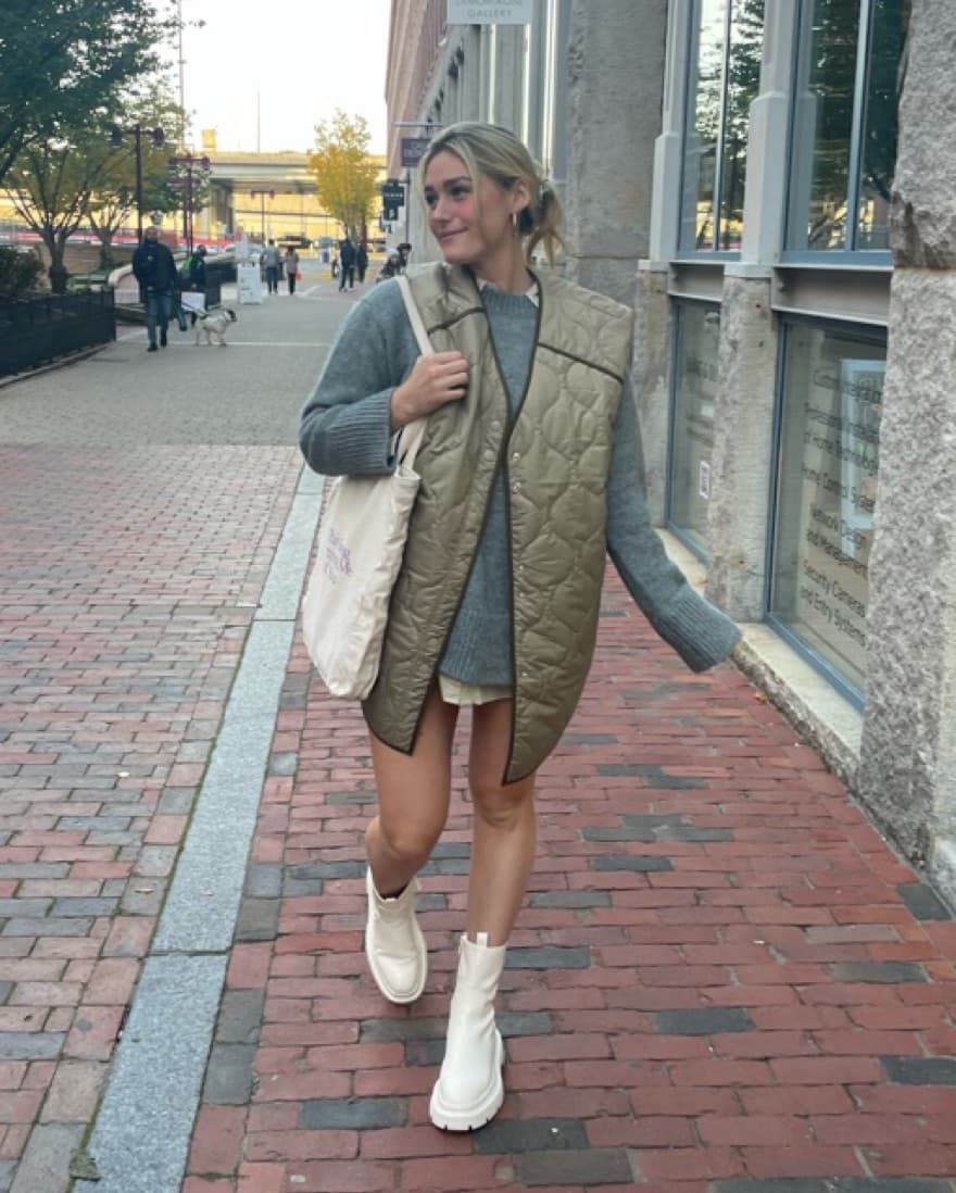 H&M Oversized Sweater - Image 4