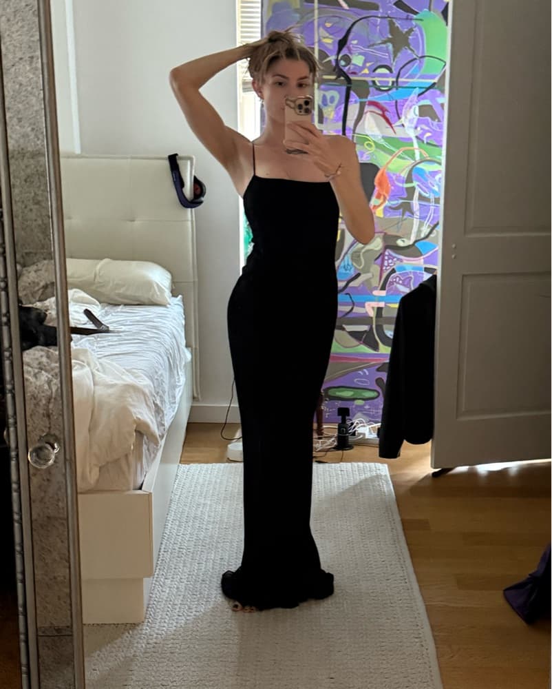 Stunning Black-Tie Akris Silk Gown - Image 3