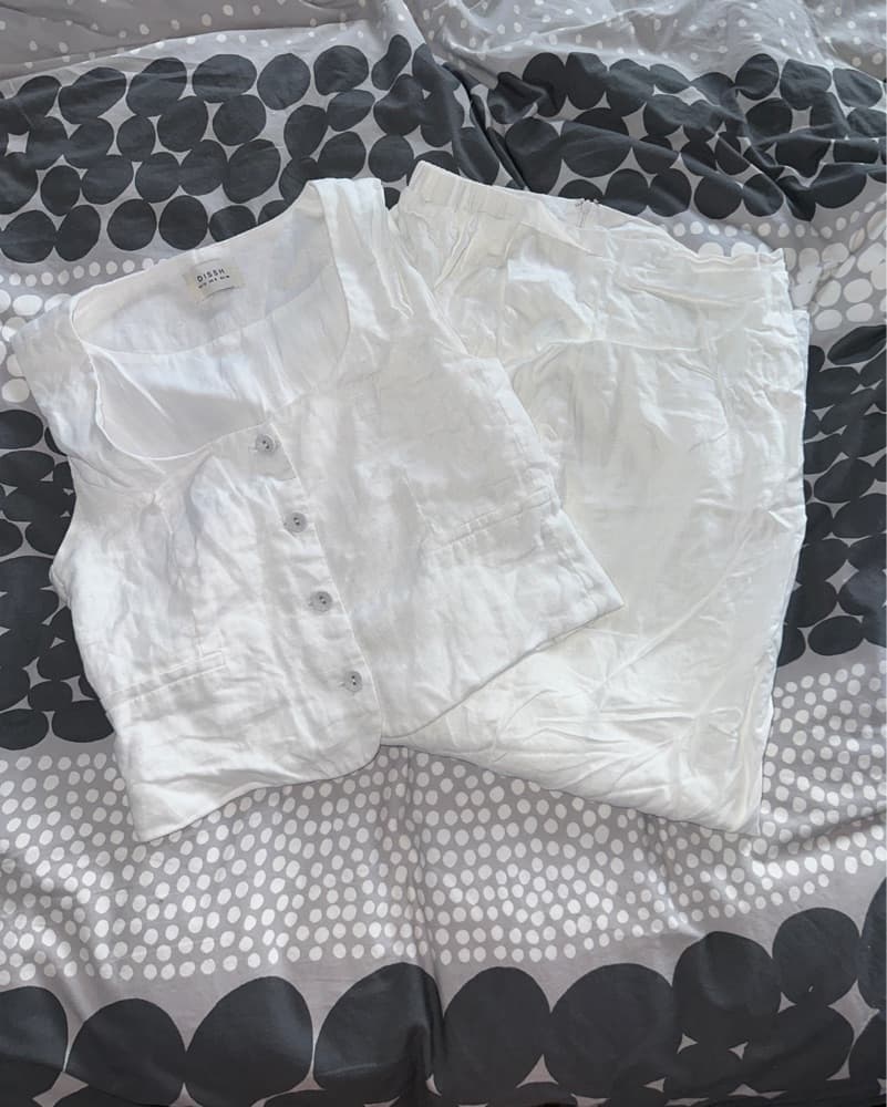 DISSH WHITE LINEN SET  - Image 3