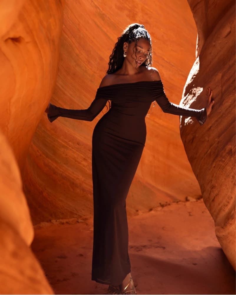 Elegant Off-Shoulder Black Gown - Image 1