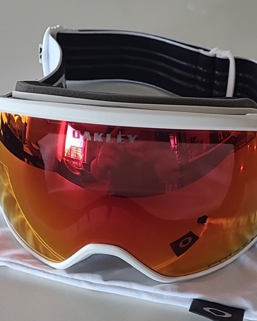 Oakley Red Mirrored Ski Goggles  - Image 2