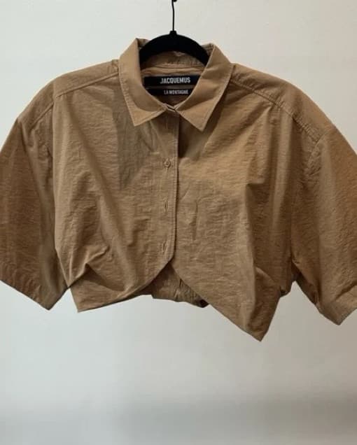 Jacquemus La Montagne Beige Crop Shirt - Image 2