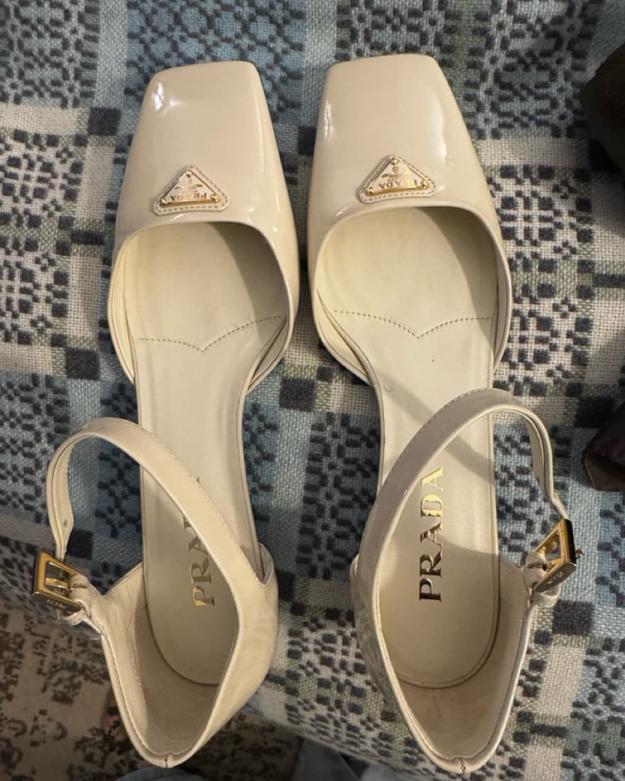 Sophisticated Prada Patent Leather Pumps - Image 1