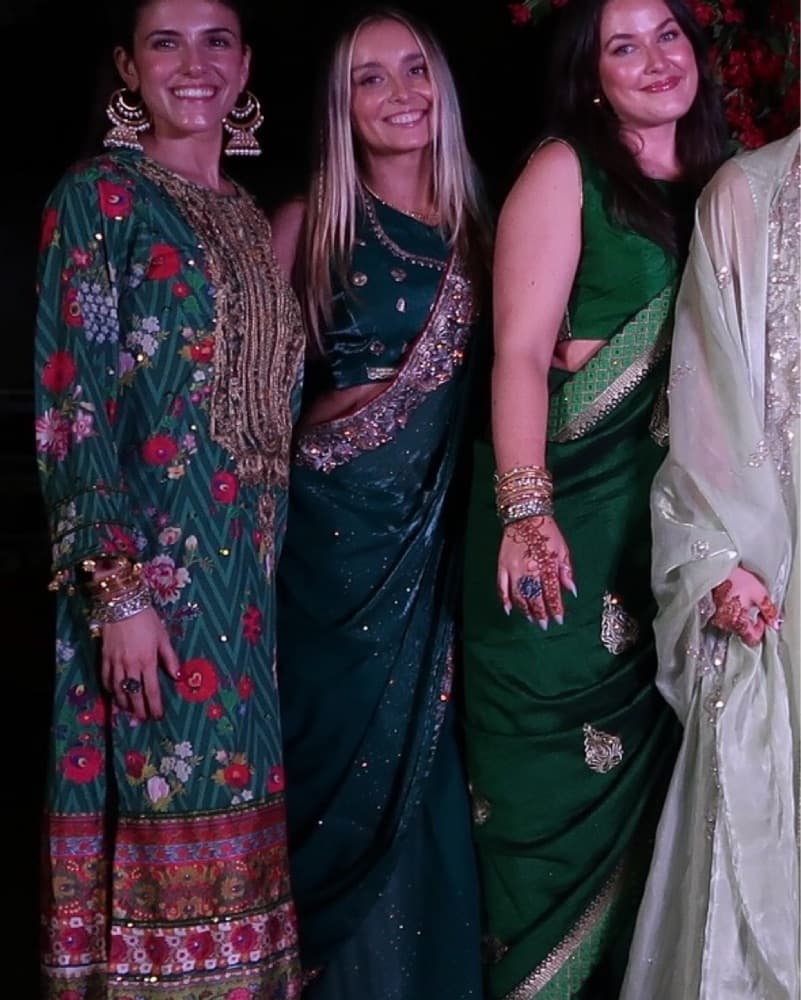 Green Saree - Image 2