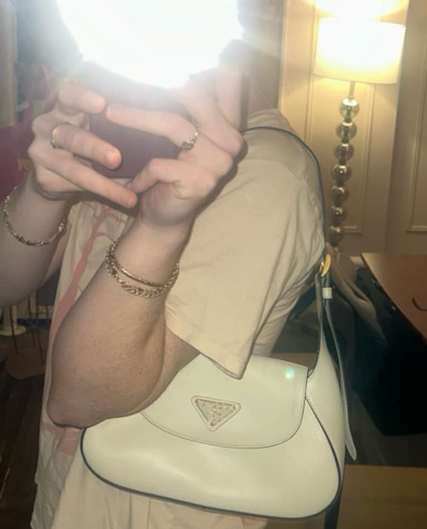 Elegant Prada Leather Bag  - Image 4