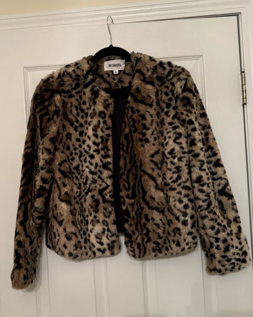 BB Dakota Faux Fur Leopard Print Jacket - Image 3